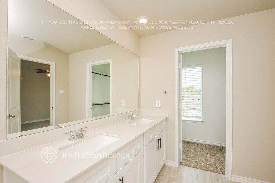 Building Photo - 7163 Blue Jay Way
