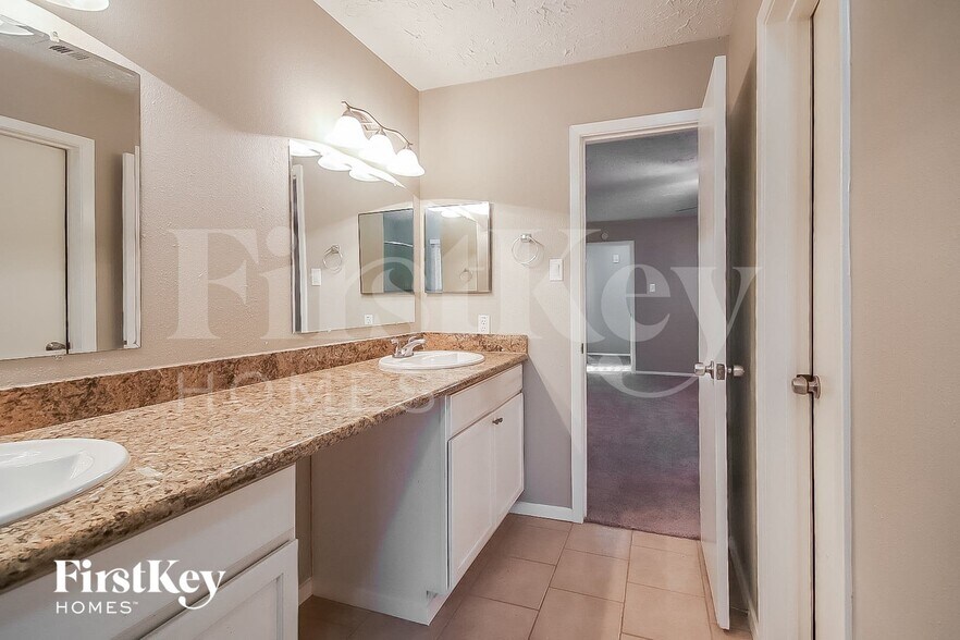 Building Photo - 1111 Harpings Way