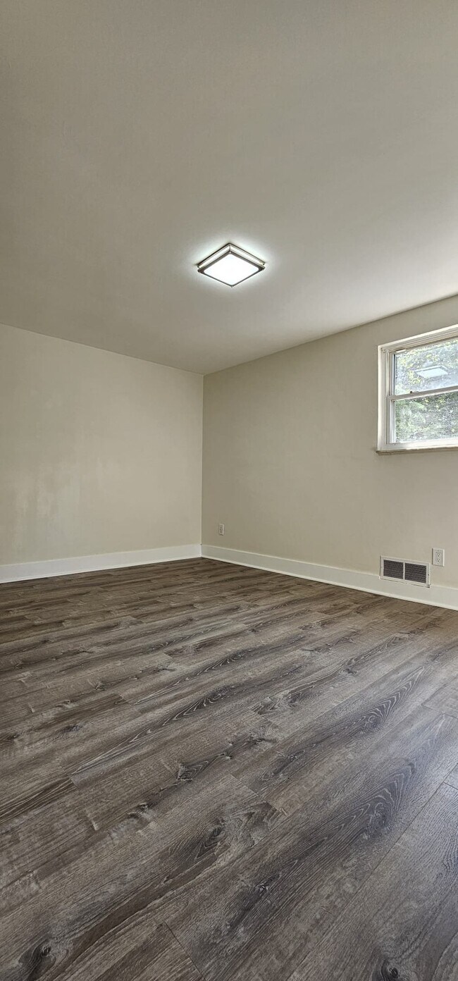 Building Photo - 7988 Aber Rd