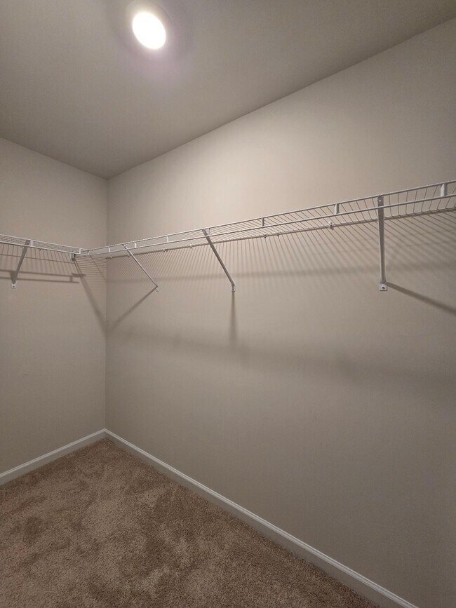 Building Photo - 162 Wall St