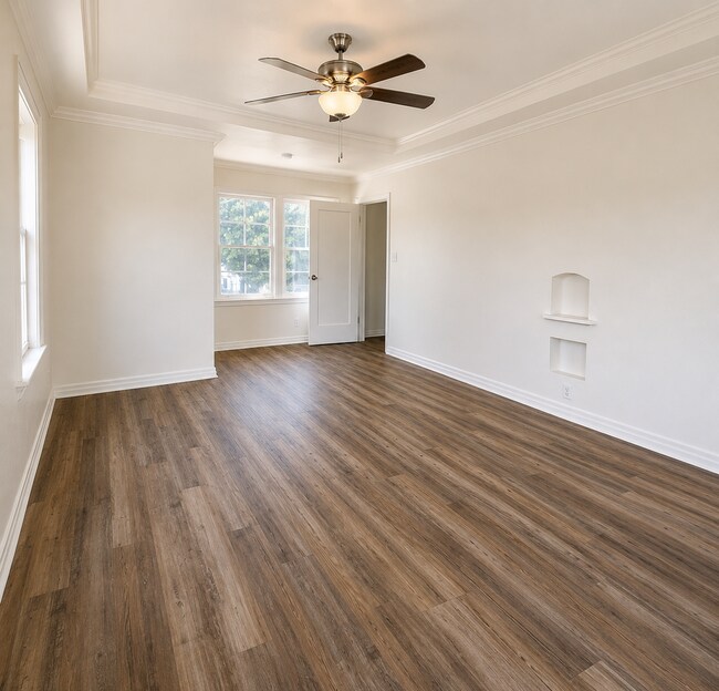 Building Photo - 211 H St