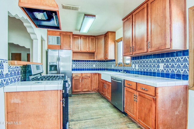 Building Photo - 801 McKelligon Dr