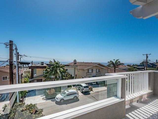 Building Photo - 2063 Cambridge Ave