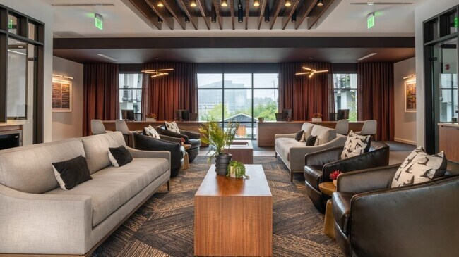 Building Photo - 1202 N 10th Pl