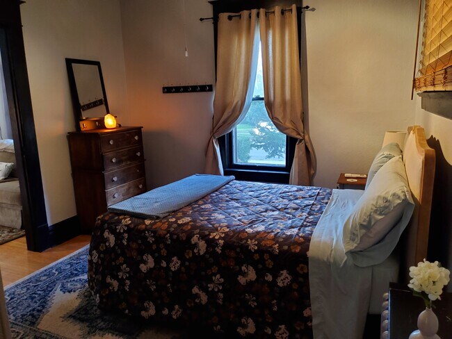 Master Bedroom - 1509 W 12th Ave