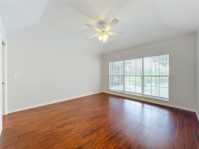 Building Photo - 900 W Charing Cross Cir
