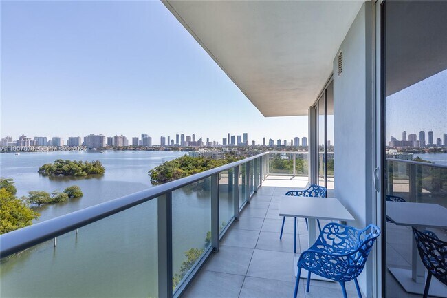 Building Photo - 16385 Biscayne Blvd