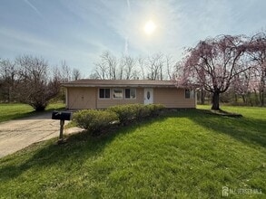 Building Photo - 8 Poe Ct