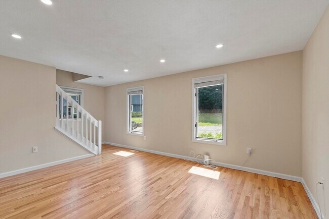 Building Photo - 20 Deer Path