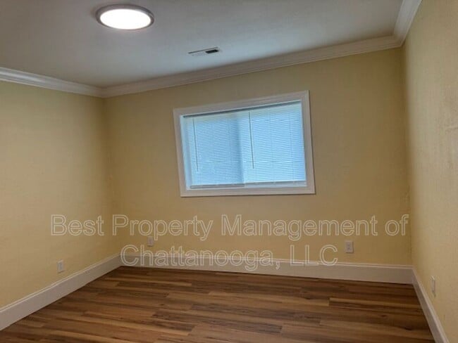 Building Photo - 5281 Usher Dr