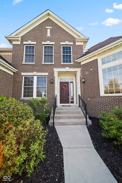 Building Photo - 10599 Geist View Dr