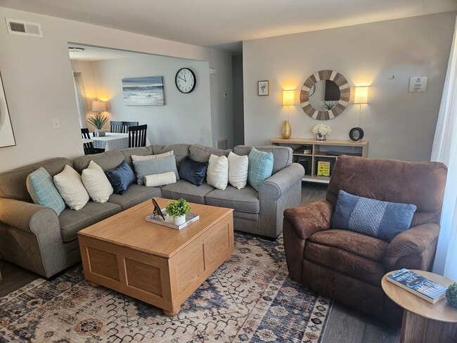 Building Photo - 2213 Wharton Ave