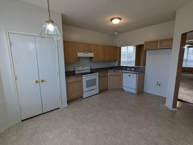 Building Photo - 3 Bedroom Home in West Fort Worth