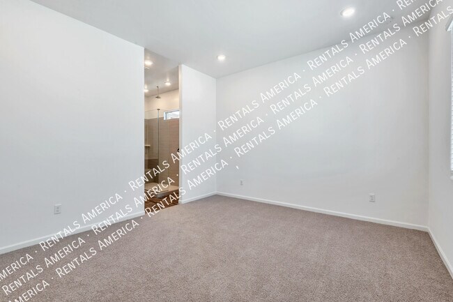 Building Photo - 10858 W Yates Ln