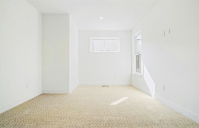 Building Photo - 3BD, 3.5BA West Wash Park Townhome with 2-Car Garage