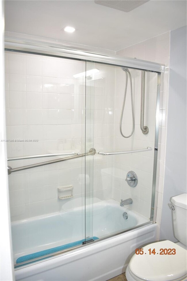 Building Photo - 8590 Sunrise Lakes Blvd