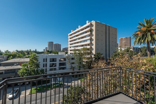 Building Photo - 1340 S Beverly Glen Blvd