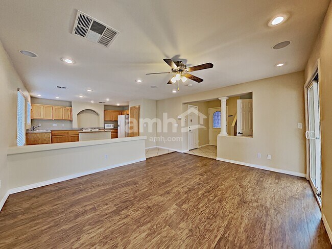 Building Photo - 7446 Celosia St