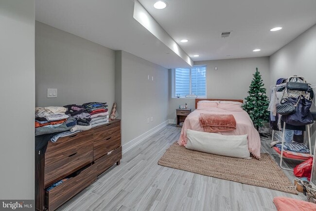 Building Photo - 2022 Kimball St