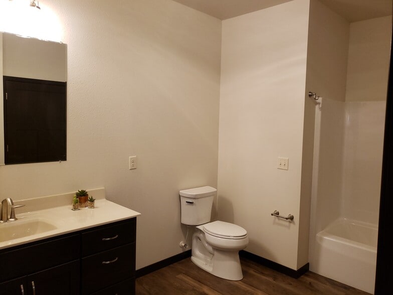 Bathroom - 808 Superior Ave