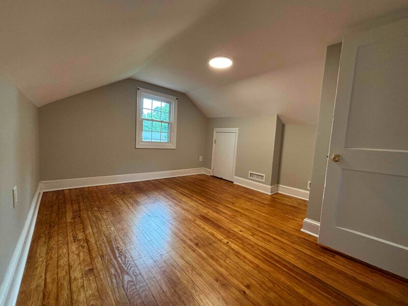 Building Photo - 790 Rappohack Dr