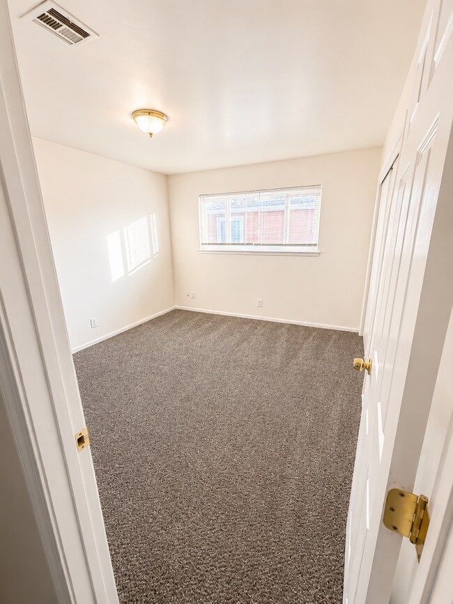 Building Photo - $1575 Moves You In - No Rent Due For August 2026    Updated interior - must see! Parking On Site ...