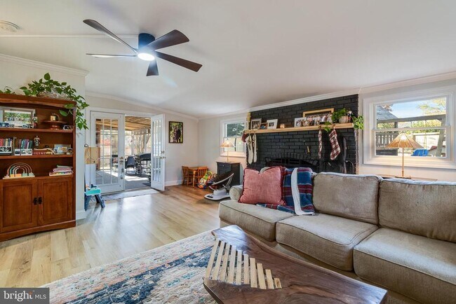 Building Photo - 40905 Spring House Ln