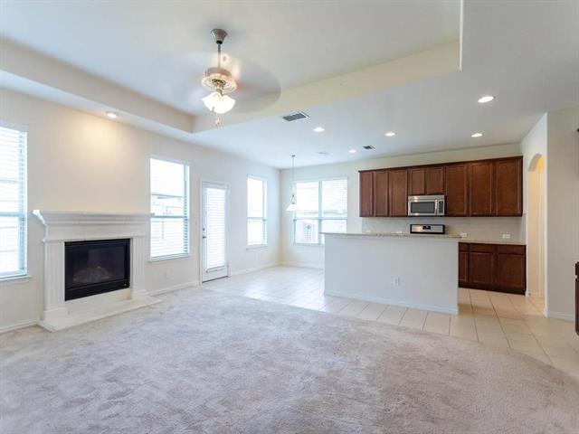 Building Photo - 2601 Sun Creek Dr
