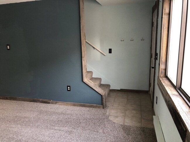 Building Photo - Centrally Located, 2 Bedroom Townhouse w/G...