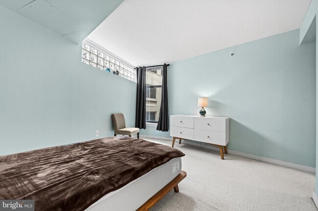 Building Photo - 631 D St NW