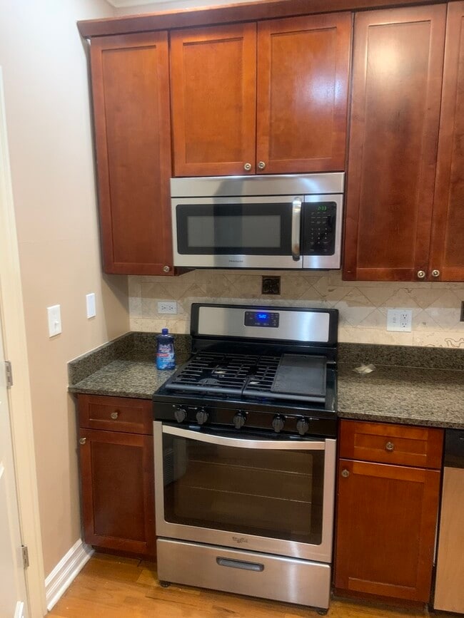 Building Photo - 1363 E 64th St