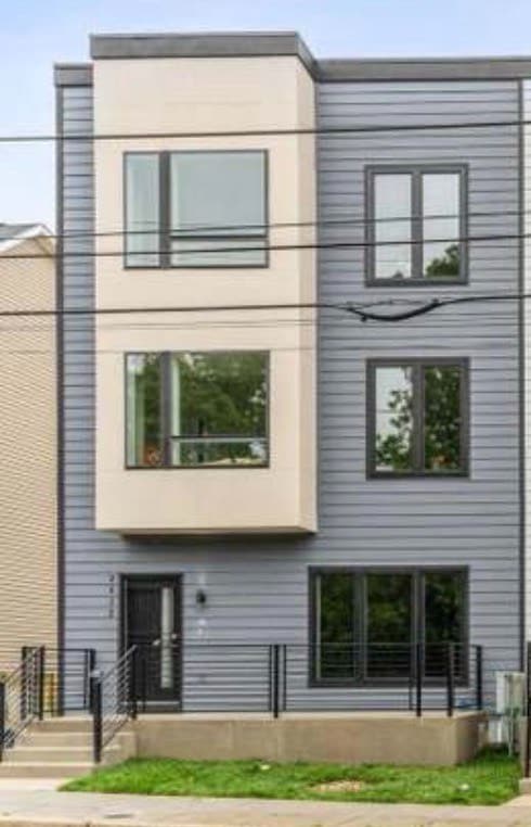 Building Photo - 2512 Elvans Rd SE