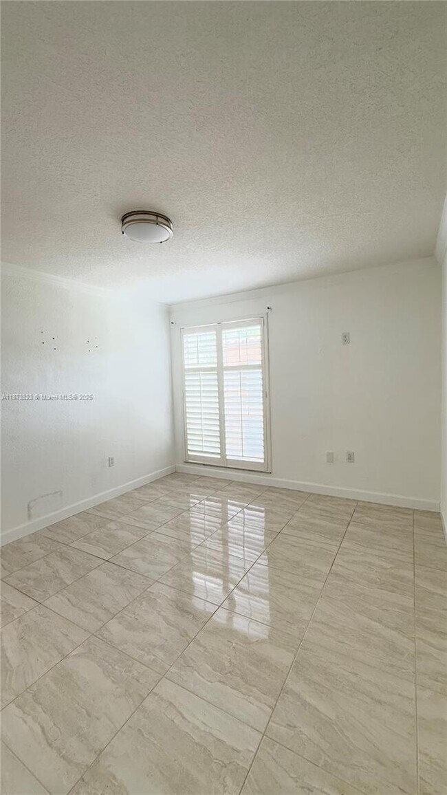 Building Photo - 7121 Miami Lakes Dr