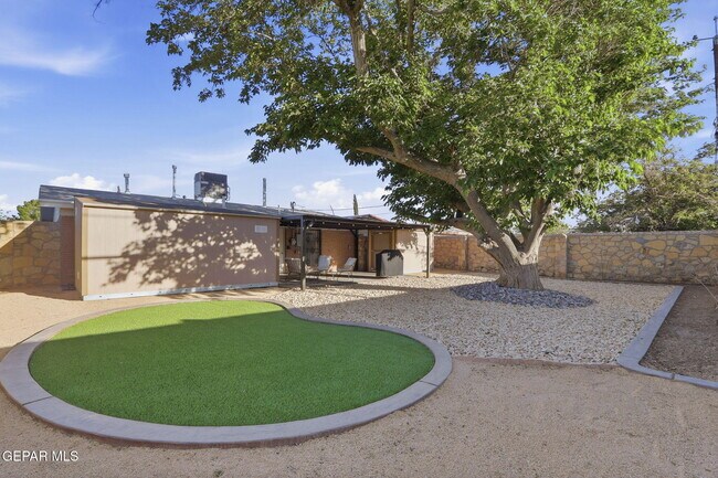 Building Photo - 4873 Mcgregor Dr