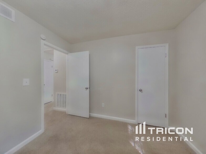 Building Photo - 4621 Cedar Brook Dr SE