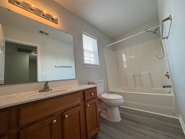 Building Photo - Longs - 4 Bedroom / 2.5 Bathroom Home