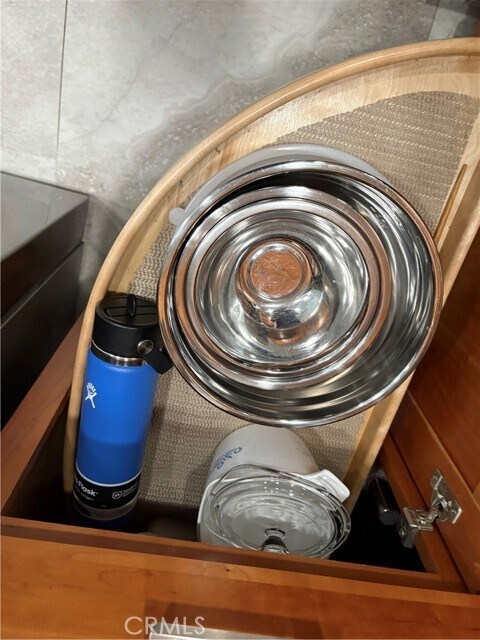 Building Photo - 525 E Seaside Way