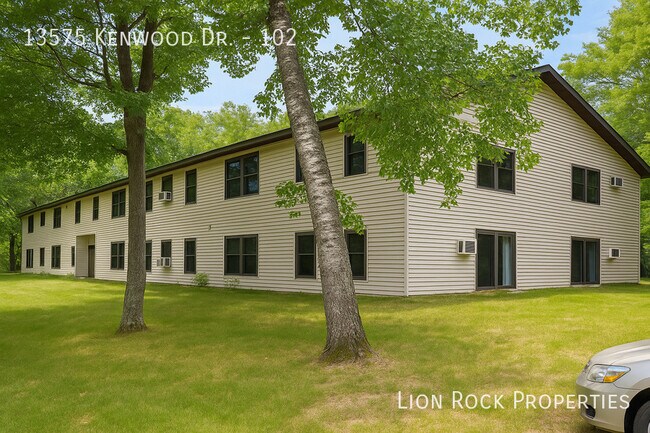 Building Photo - 13575 Kenwood Dr N