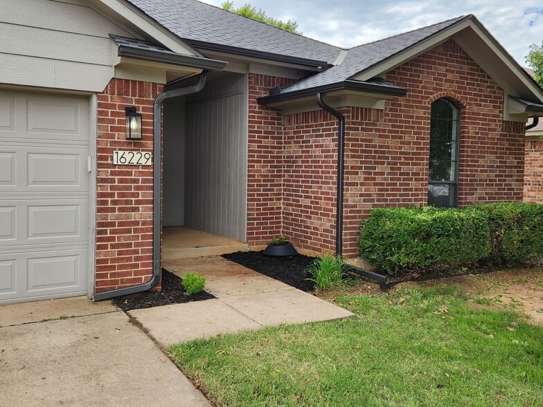 Building Photo - 16229 Seminole Dr.