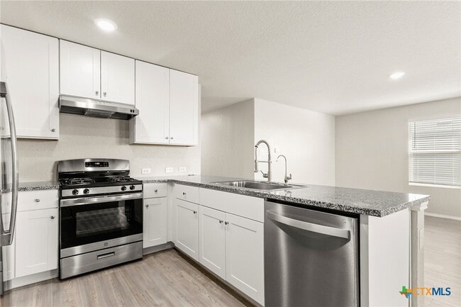 Building Photo - 2844 Rosefinch