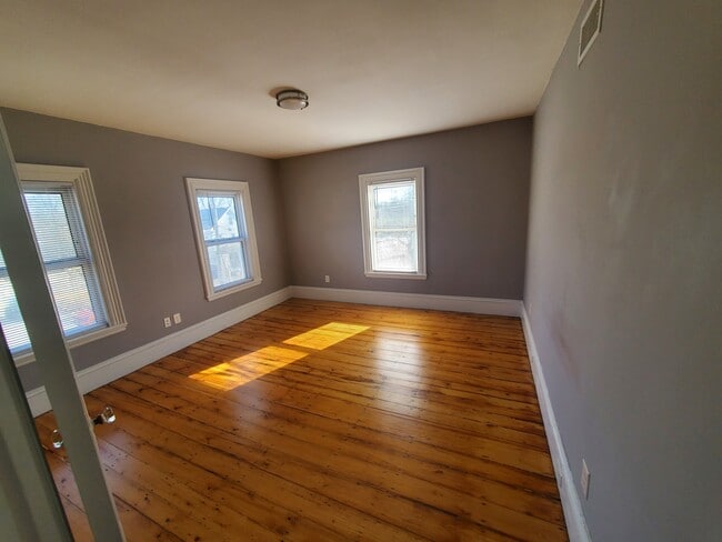 Building Photo - 95 Harvard St