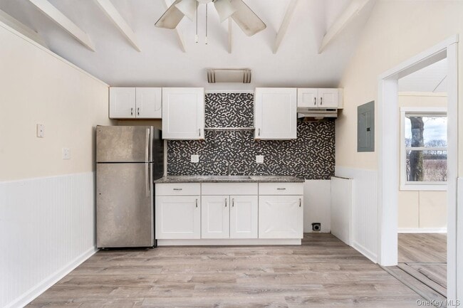 Building Photo - 396 Reeves Ave