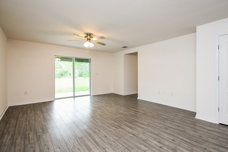 Building Photo - 1628 Tench Ct