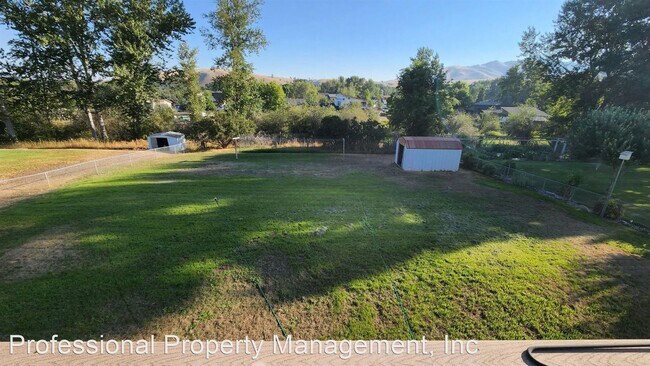 Building Photo - 3 br, 2 bath House - 224 Glacier Dr