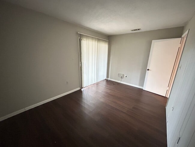 Building Photo - 2 Bedroom Flat in Brandywine