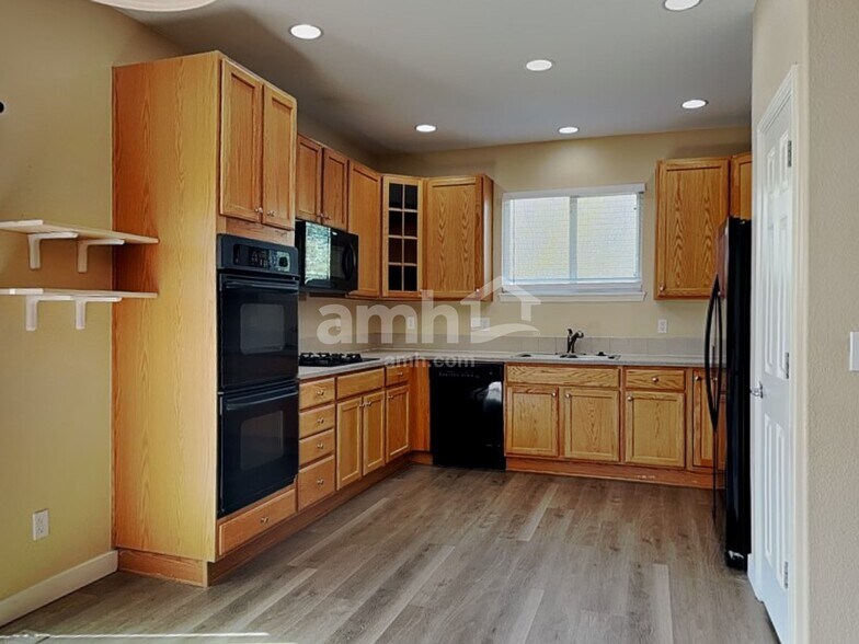 Building Photo - 9742 Jasper Dr