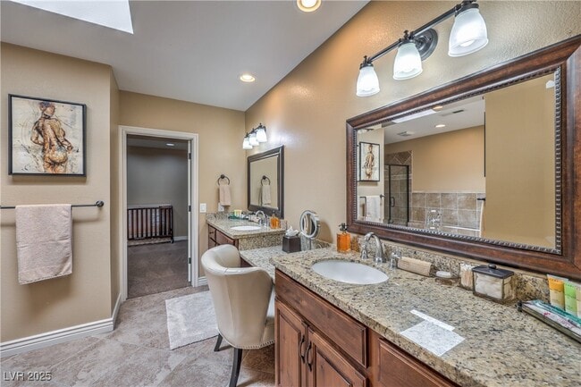 Building Photo - 2701 Alta Dr