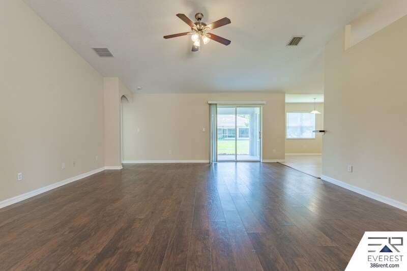 Building Photo - 26 Round Table Ln