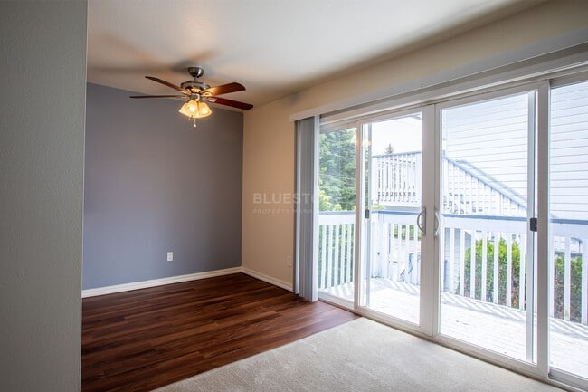 Interior Photo - Dutch Village Apartments