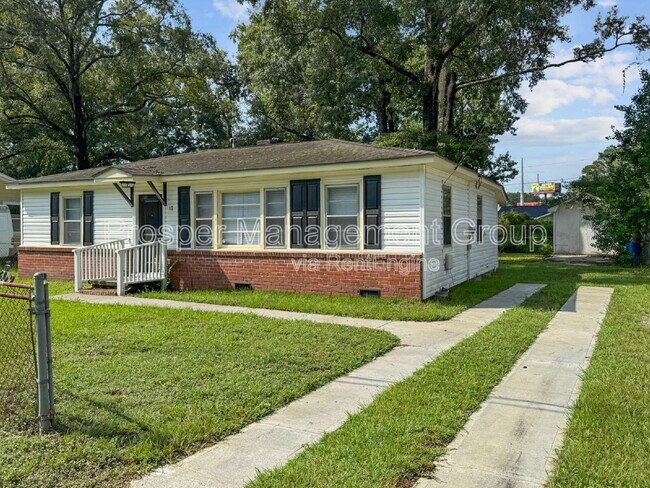 Building Photo - 17 Stratton Dr